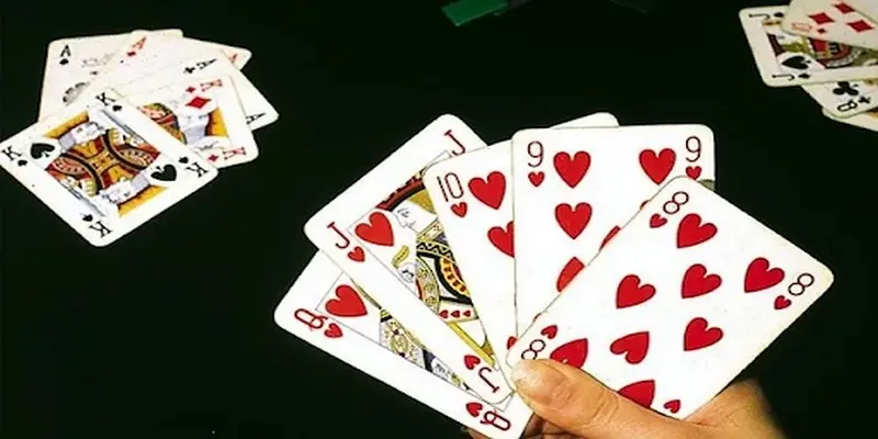Giới thiệu về bài phỏm tá lả